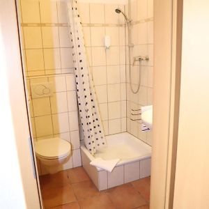 Zimmer mit zwei Einzelbetten